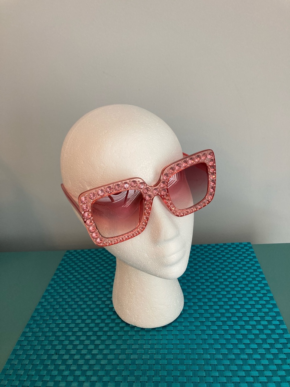 New FEISEDY Women Sparkling Bling Crystal Sunglasses UV 400 Protection